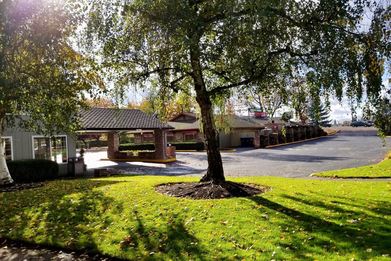 Village Inn Springfield Buitenkant foto